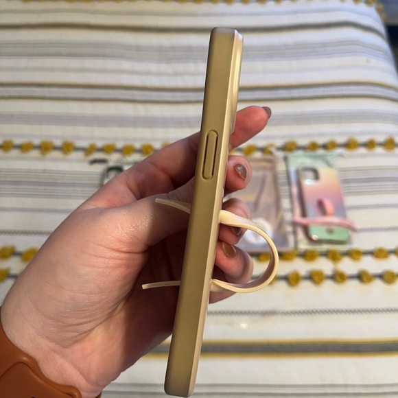 iPhone 13/14 sandstone loopy case - Picture 2 of 4